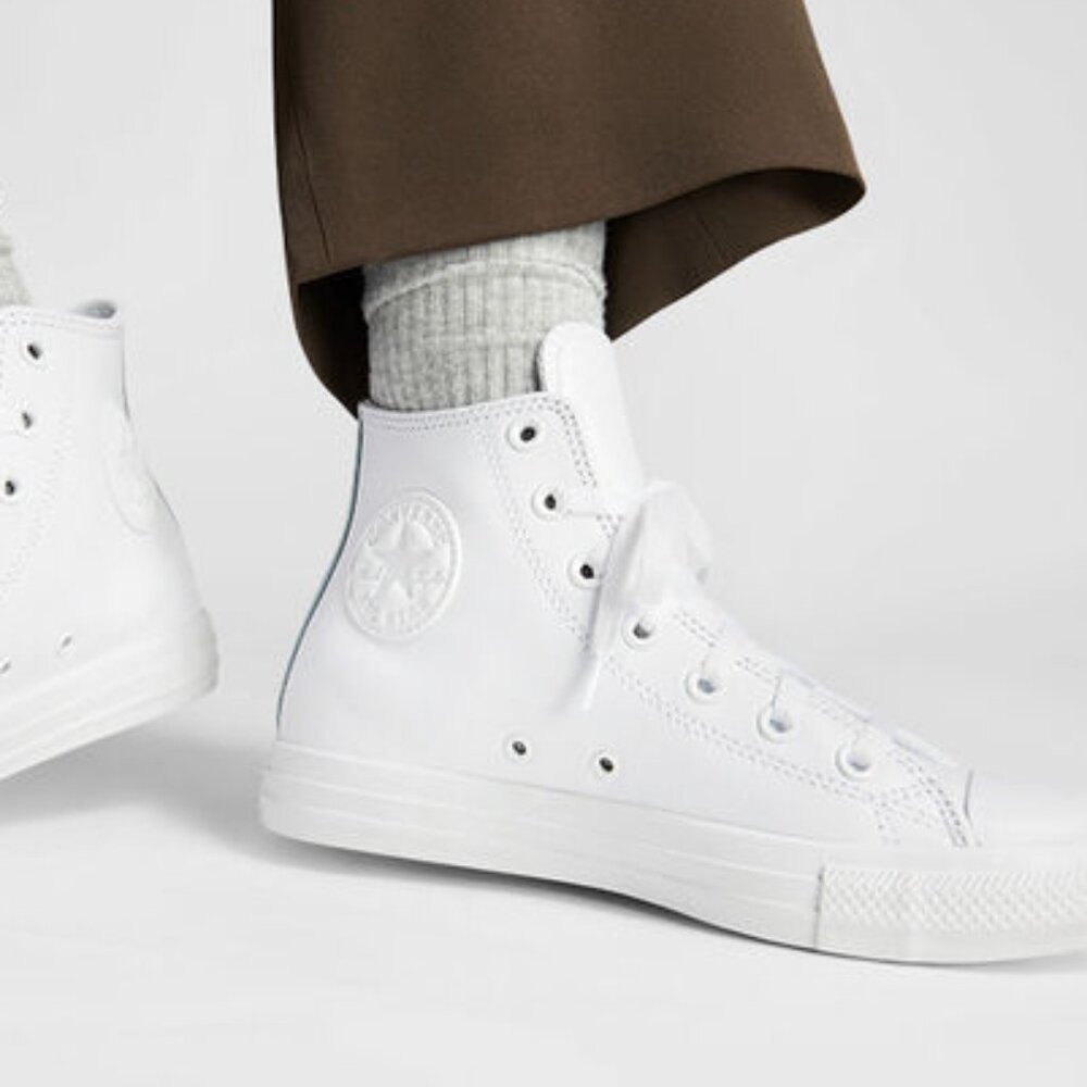 Converse | Chuck Taylor All Star Leather White High Tops - unisex size 5